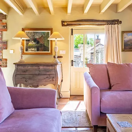 Newly Refurb Cottage, Mile From Blakeney, Village Pub And Restaurant Langham  Room photo