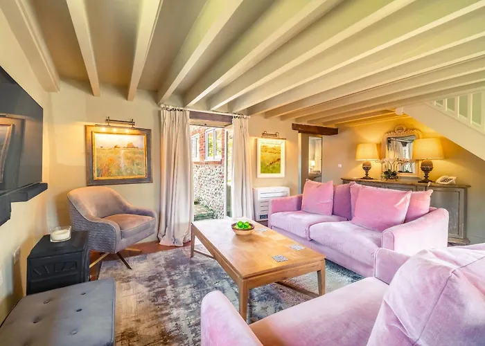 Newly Refurb Cottage, Mile From Blakeney, Village Pub And Restaurant