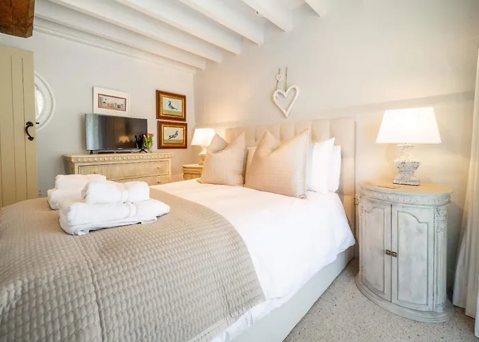 Newly Refurb Cottage, Mile From Blakeney, Village Pub And Restaurant